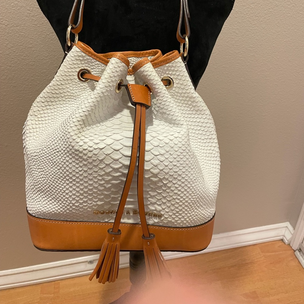 Dooney & burke bucket bag